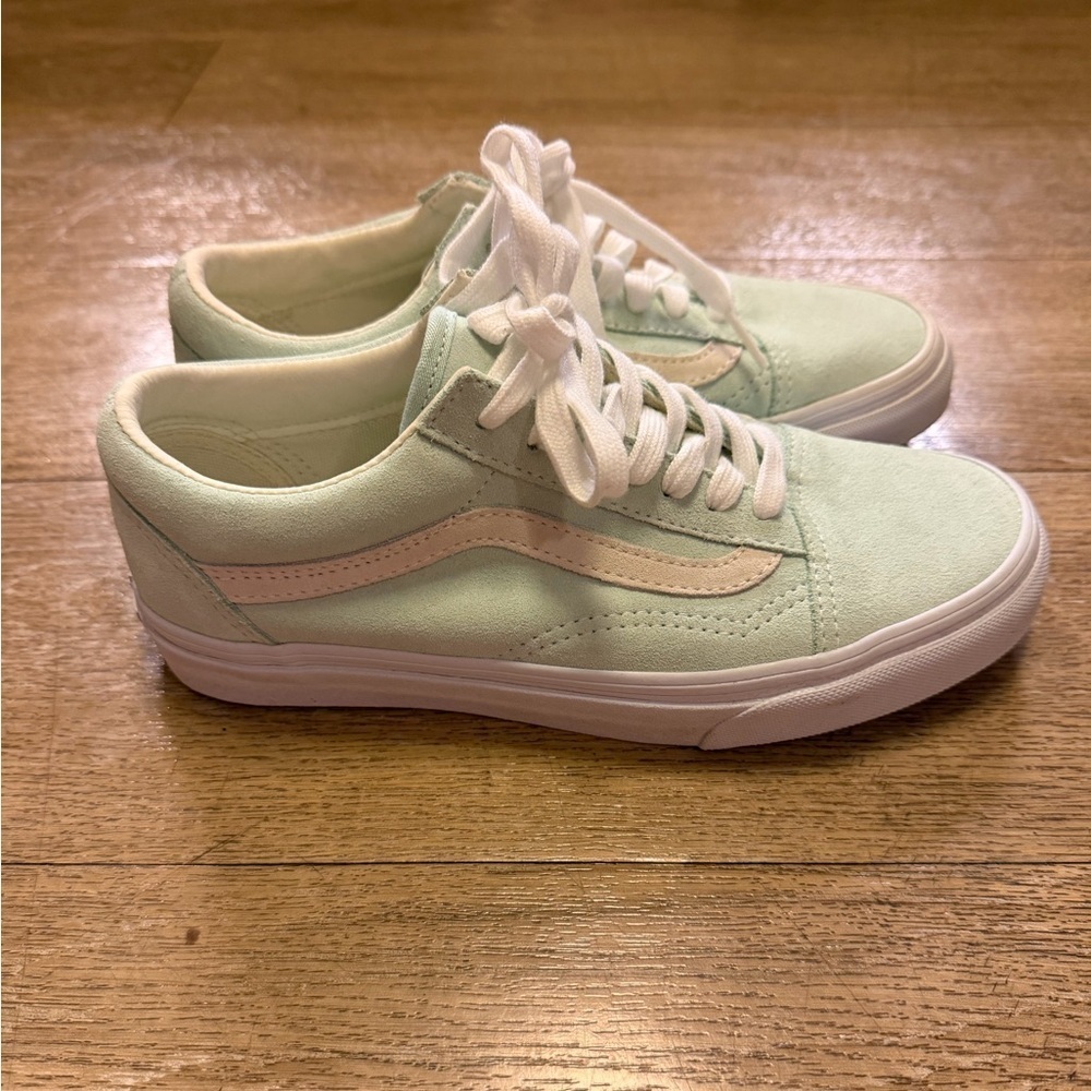 New VANS Pastel Suede Bay OLD Skool Size 6
